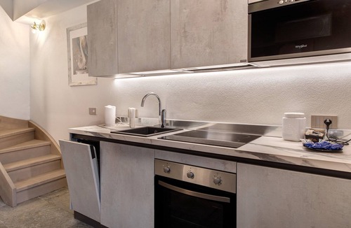 Valtellina House | Holiday Home 'Bianco' with Mountain View, Wi-Fi and Air Conditioning
