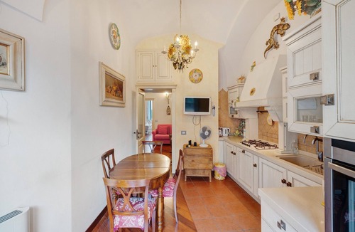 Vietri sul Mare House | Holiday Home 'Dreams Apartment' with Private Terrace, Balcony and Wi-Fi