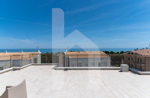 Foggetta Apartment | Holiday home ELEA is the 2025 novelty that will give you a holiday in Pineto but with the charm of a new modern construction, fresh and designed with all the comforts. The Teti apartment has a large living room with kitchenette and sofa bed at the entran