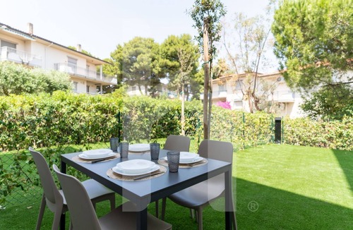 Foggetta Apartment | Holiday home ELEA is the 2025 novelty that will give you a holiday in Pineto but with the charm of a new modern construction, fresh and designed with all the comforts. The Aura apartment has a large living room with kitchenette and sofa bed at the entran