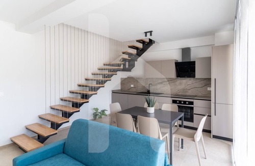 Foggetta Apartment | Holiday home Elea will give you a holiday in Pineto but with the charm of a new modern building, fresh and designed with all the comforts. The Dafne apartment is the only one on two levels of the entire Elea complex, at the entrance a large living room w