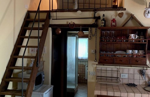 Castiglione del Lago House | Holiday Home 'Il Forcone' with Shared Pool, Wi-Fi and Air Conditioning