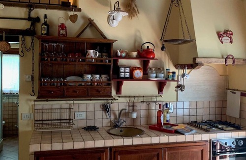 Castiglione del Lago House | Holiday Home 'Il Forcone' with Shared Pool, Wi-Fi and Air Conditioning