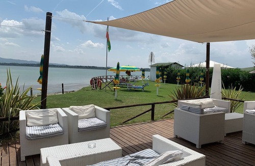 Castiglione del Lago House | Holiday Home 'Il Forcone' with Shared Pool, Wi-Fi and Air Conditioning