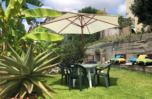 Caprioli House | Holiday Home 'Il Vicolo Casa Vacanze - Glicine' with Sea View, Wi-Fi and Air Conditioning