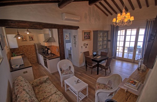 Patresi House | Holiday home in a unique location above the sea