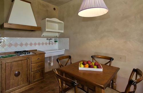 Braccagni House | Holiday Home in Braccagni with Wellness & Golf