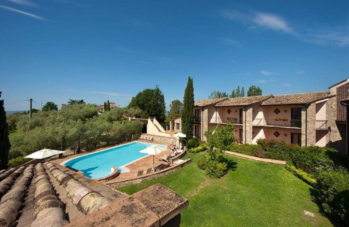 Canalicchio Villa | Holiday Home in Collazzone with Pool & Sauna