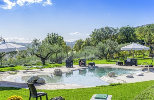 Fermo House | Holiday Home in Fermo near Porto San Giorgio