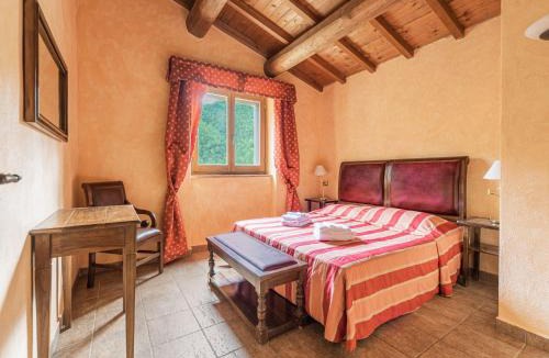 Ficulle Apartment | Holiday Home in Ficulle with Pool Access