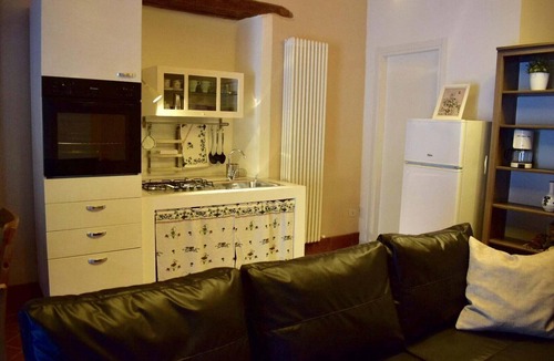 Modigliana House | Holiday Home in Modigliana with Pool & Vineyards