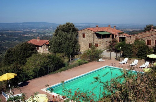 Paciano House | Holiday Home in Paciano near Lake Trasimeno