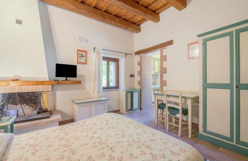 Sellano House | Holiday Home in Sellano with Pool & Views
