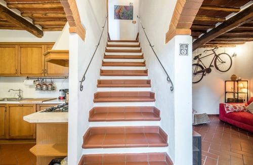 Gaiole in Chianti House | Holiday Home 'L'arco Della Fonte' with Private Terrace, Wi-Fi and Air Conditioning