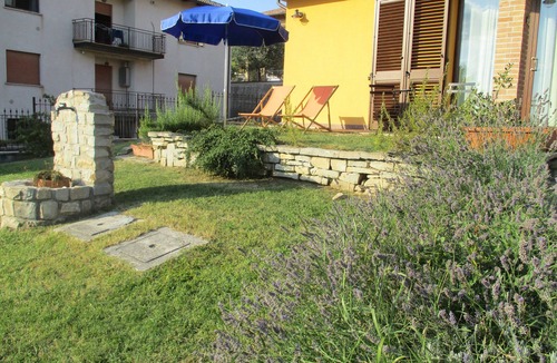 Fossato di Vico House | HOLIDAY HOME THE AWAKENING OF SENSES (ANTISISMIC).
