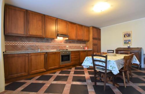 Castana House | Holiday Home La Corte Bricca - Casa Padronale by Interhome