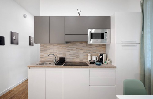 Fuorigrotta House | Holiday Home 'La Gioia' with Wi-Fi and Air Conditioning