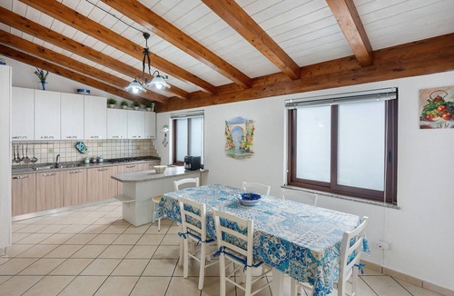 Furore House | Holiday Home 'La Volta Amalfi Coast' with Sea View, Wi-Fi and Air Conditioning