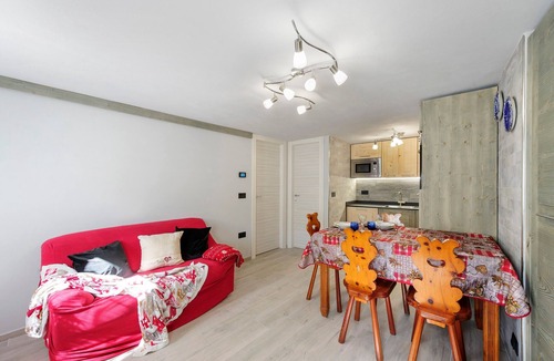 Champlan House | Holiday Home 'Lueur De La Rouja' with Mountain View