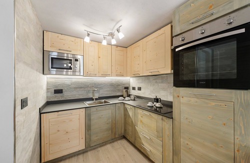Champlan House | Holiday Home 'Lueur De La Rouja' with Mountain View