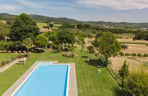 Bolsena House | Holiday Home Rosalba Bacara by Interhome