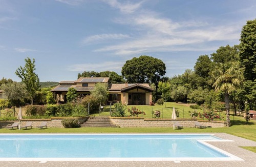 Bolsena House | Holiday Home Rosalba Bacara by Interhome