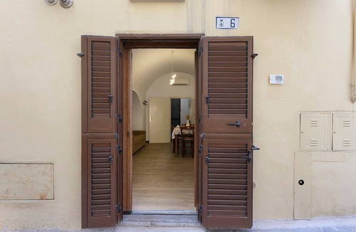 Gallipoli Historic Center House | Holiday Home 'Stellina' with Wi-Fi and Air Conditioning