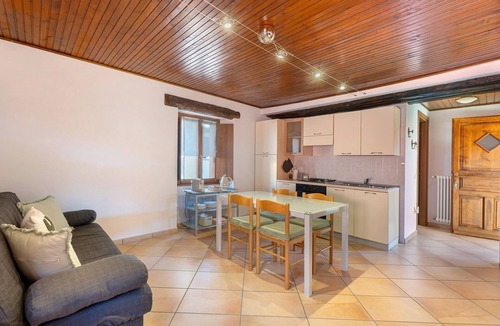 Crabbia House | Holiday Home 'Vicolino' with Balcony and Wi-Fi