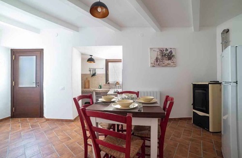 Fabriano House | Holiday home with terrace