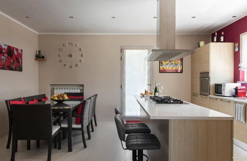 Puliciano House | Holiday house 'A casa di Elena' with private pool