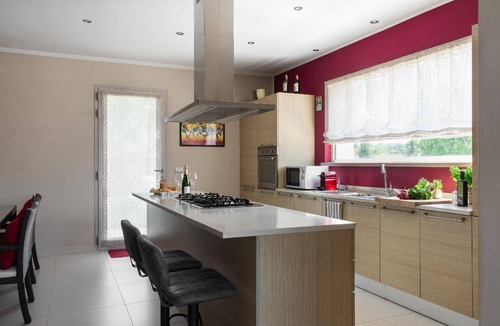 Puliciano House | Holiday house 'A casa di Elena' with private pool