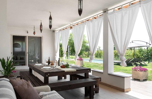 Puliciano House | Holiday house 'A casa di Elena' with private pool