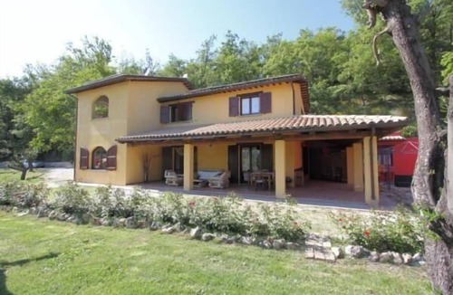 Acqualagna House | Holiday house Acqualagna for 1 - 12 persons with 6 bedrooms - Holiday home