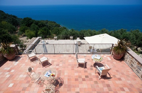San Marco di Castellabate House | Holiday house Castellabate for 1 - 18 persons with 7 bedrooms - Holiday home