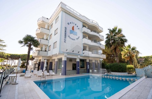 Pineto Apartment | Holiday Rendez Vous 14 - Ground apartment with balcony and side sea view