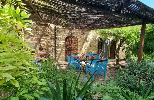 Pomarance Apartment | Holiday, where Tuscany is still authentic. 16th c. Villa Infinity Pool: Cipresso