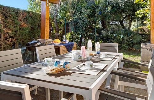 Campochiesa Apartment | "Home Charlene" Apartment with Garden and Wi-Fi