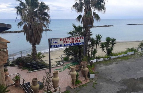 Torre Melissa Apartment | Homerez - 10 m away from the beach! Amazing studio for 3 ppl. at Torre Melissa