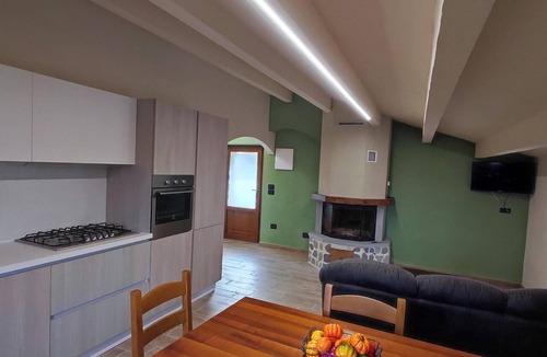 Caprese Michelangelo Apartment | Homerez - Appt in Caprese Michelangelo.