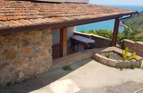 Terracina Apartment | Homerez - Appartement 5 km away from the beach for 5 ppl. at Piazza Palatina