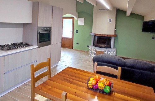 Caprese Michelangelo House | Homerez - Big house for 18 ppl. with swimming-pool at Caprese Michelangelo