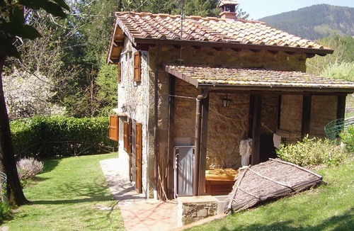 Moggiana House | Homerez - Cozy House in Bibbiena + Pool & Garden