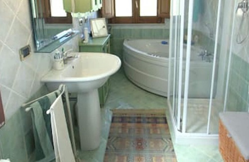 Decollatura House | Homerez - House for 4 ppl. with jacuzzi, garden and terrace at Decollatura