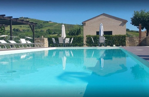 Montalto delle Marche Apartment | Homerez last minute deal - Nice apartment with shared pool