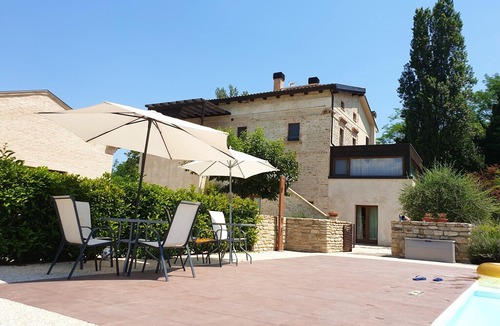 Montalto delle Marche Apartment | Homerez last minute deal - Nice apartment with shared pool