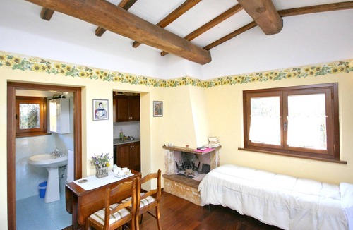 Ramazzano House | Homerez - Spacious house for 2 ppl. with shared pool at Ramazzano - Le Pulci