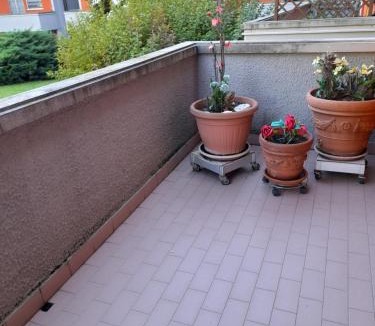 Carnate Apartment | Host&Home