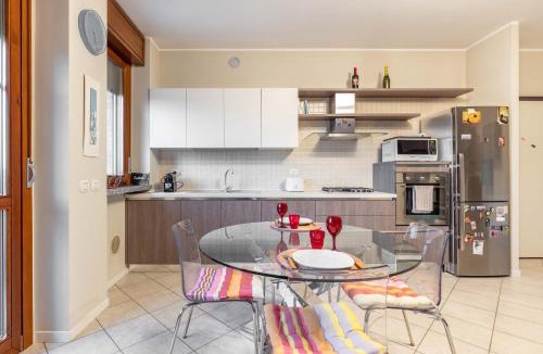 Melegnano Apartment | HOST4U - CASA CLAUDIO, Appartamento a Melegnano con Garage Auto