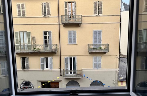 Borgo Dora Apartment | HOST4U - Torino City Purple Nest Apartment