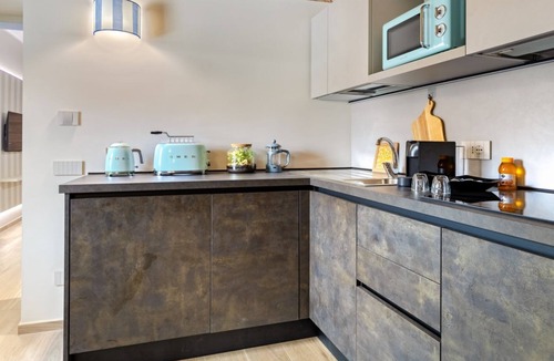 Alba Apartment | Hostdomus - The Court
